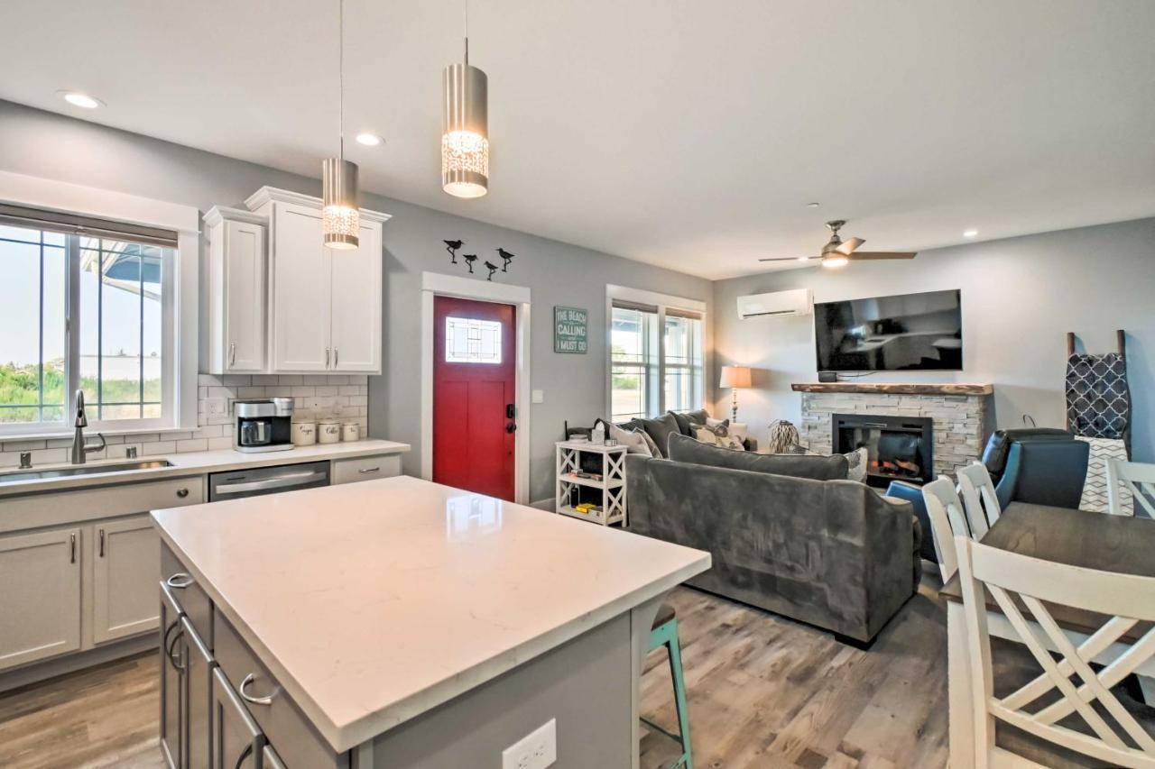 Ocean Shores Getaway With Fireplace And Hot Tub! Екстериор снимка